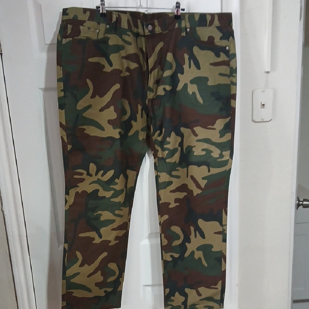 Signature by Levi Strauss Men's Camo Cargo Pants - Green/Brown